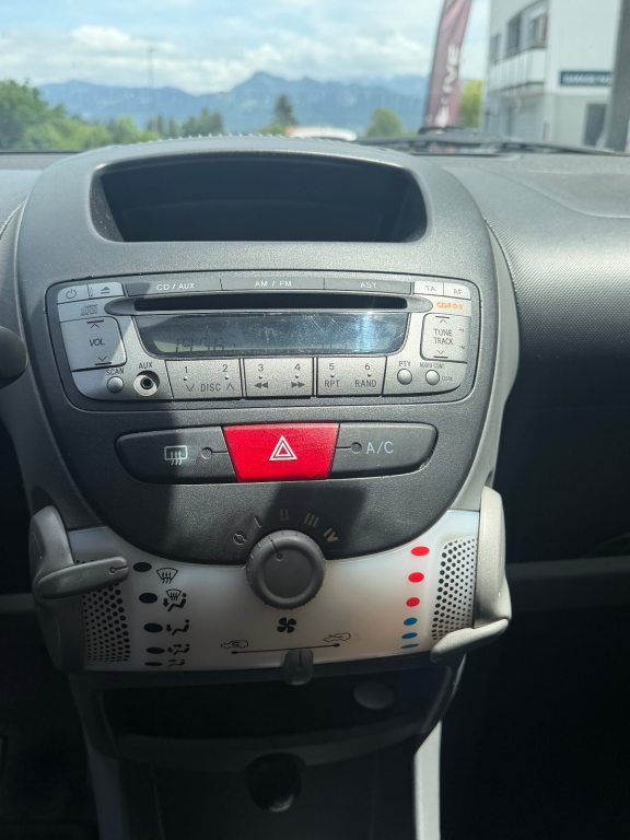 PEUGEOT 107 1.0 Trendy 2-Tronic, Essence, Occasion / Utilisé, Automatique - 5