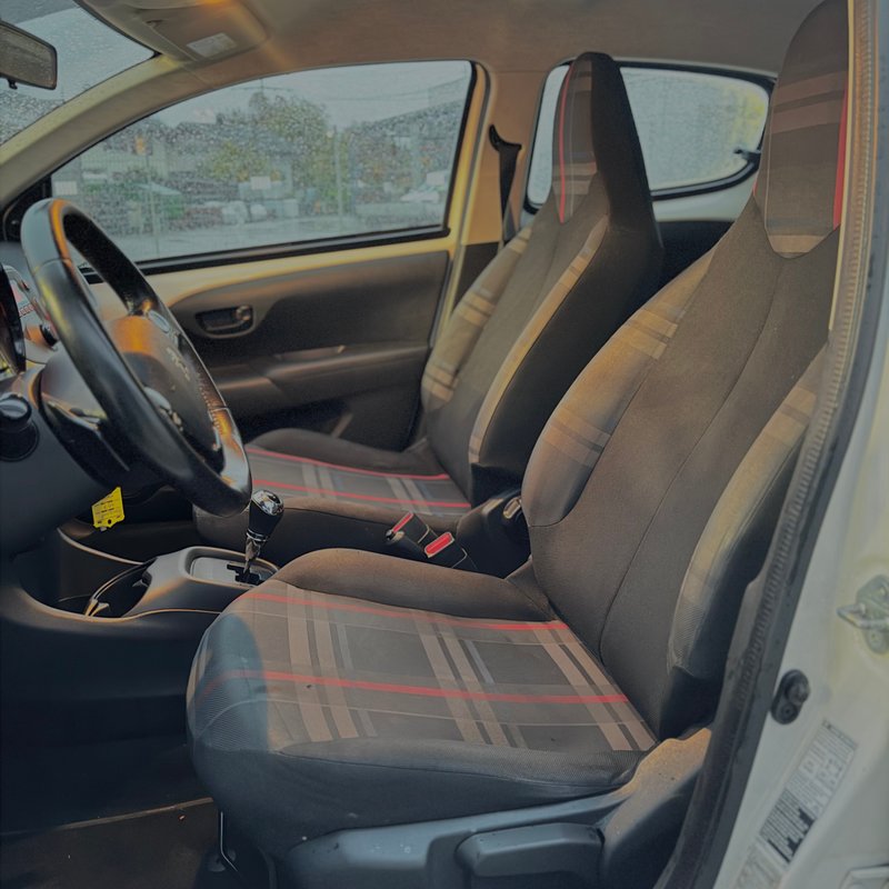 PEUGEOT 108, Essence, Occasion / Utilisé, Automatique - 7