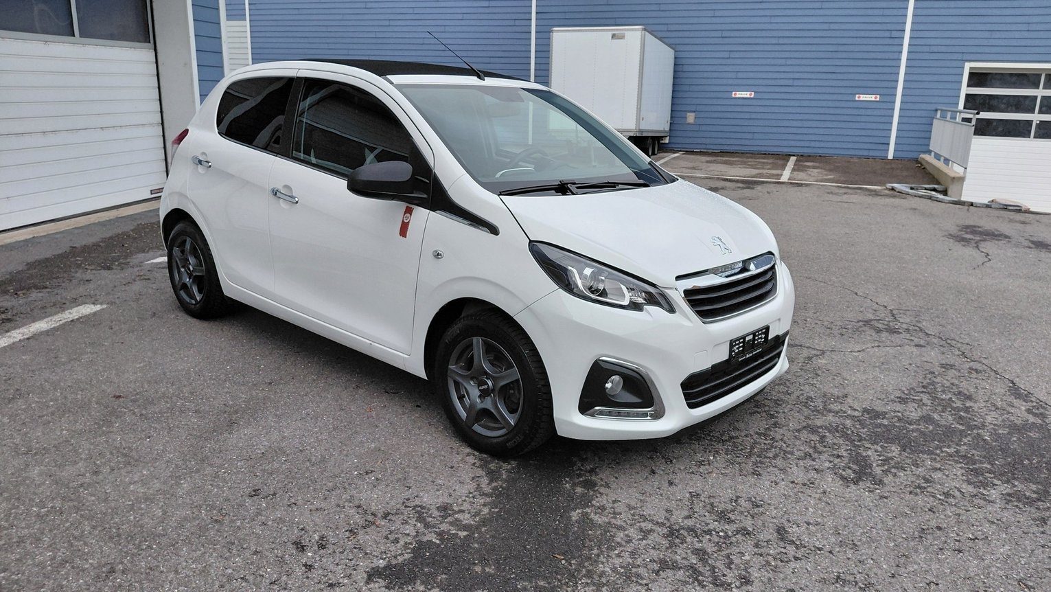 PEUGEOT 108 1.2 VTi Roland Garros Top, Essence, Occasion / Utilisé, Manuelle - 2