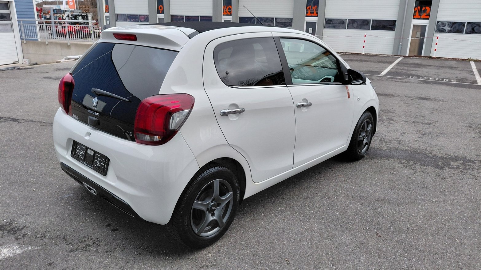 PEUGEOT 108 1.2 VTi Roland Garros Top, Essence, Occasion / Utilisé, Manuelle - 4