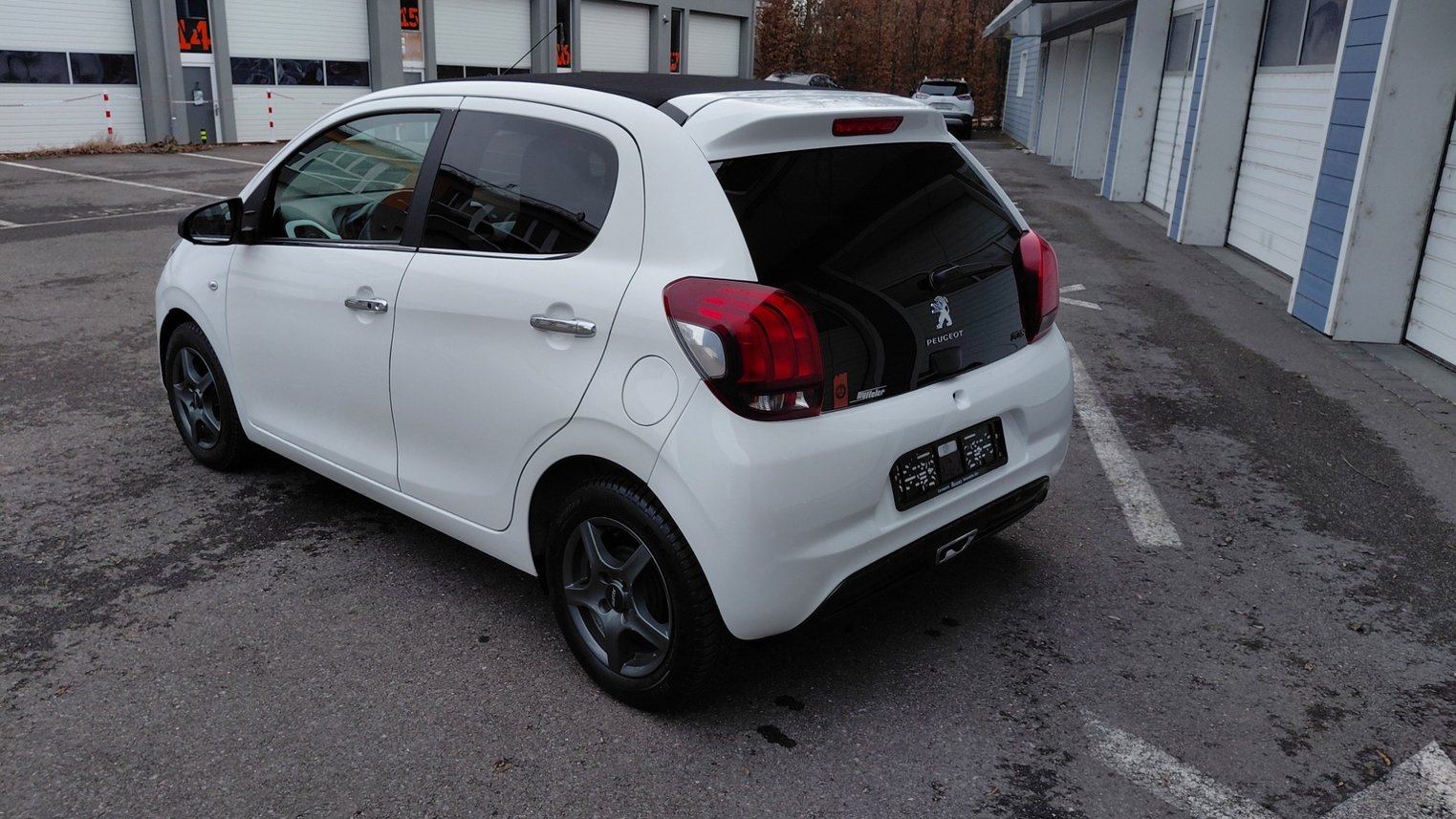 PEUGEOT 108 1.2 VTi Roland Garros Top, Essence, Occasion / Utilisé, Manuelle - 6