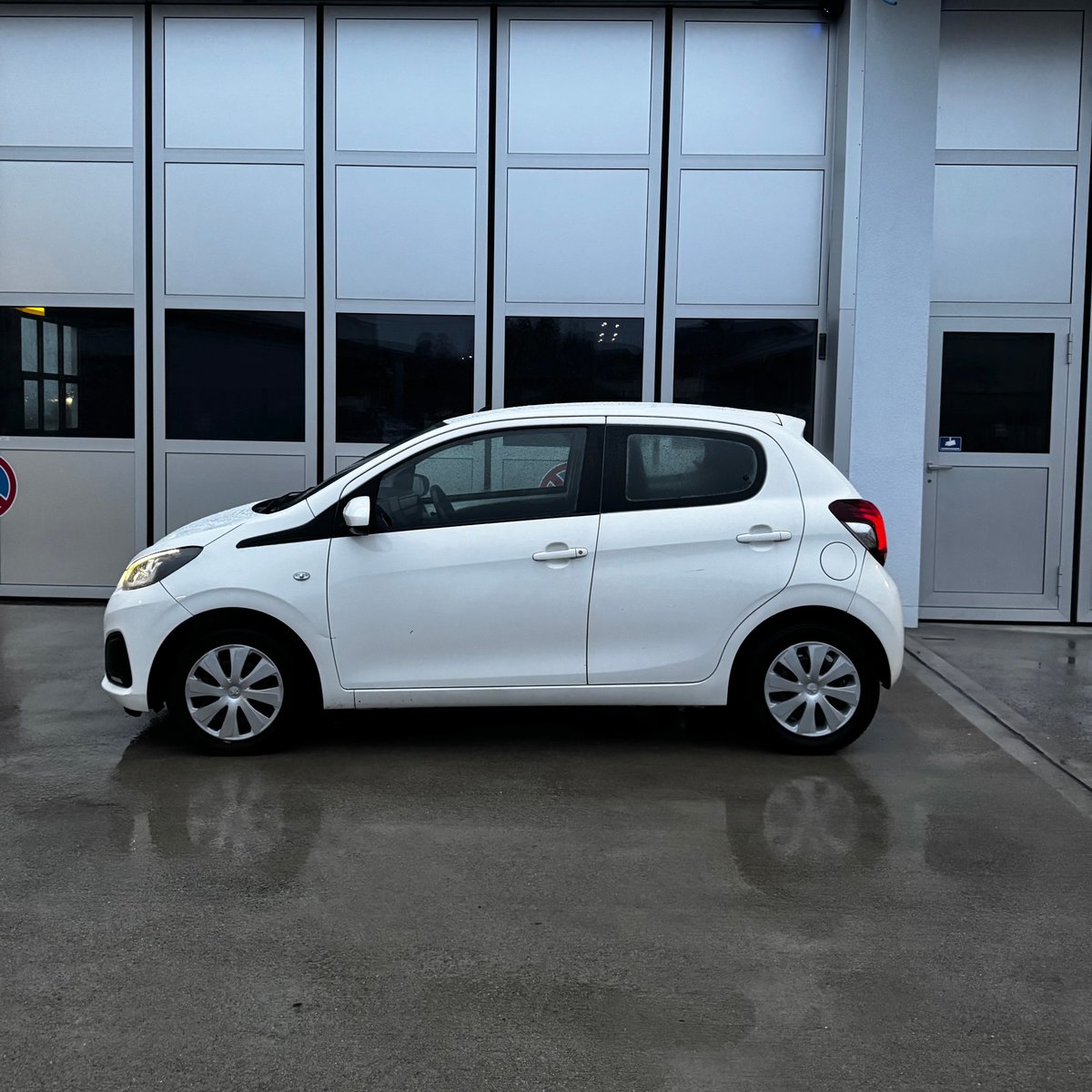 PEUGEOT 108, Benzin, Occasion / Gebraucht, Automatik - 5