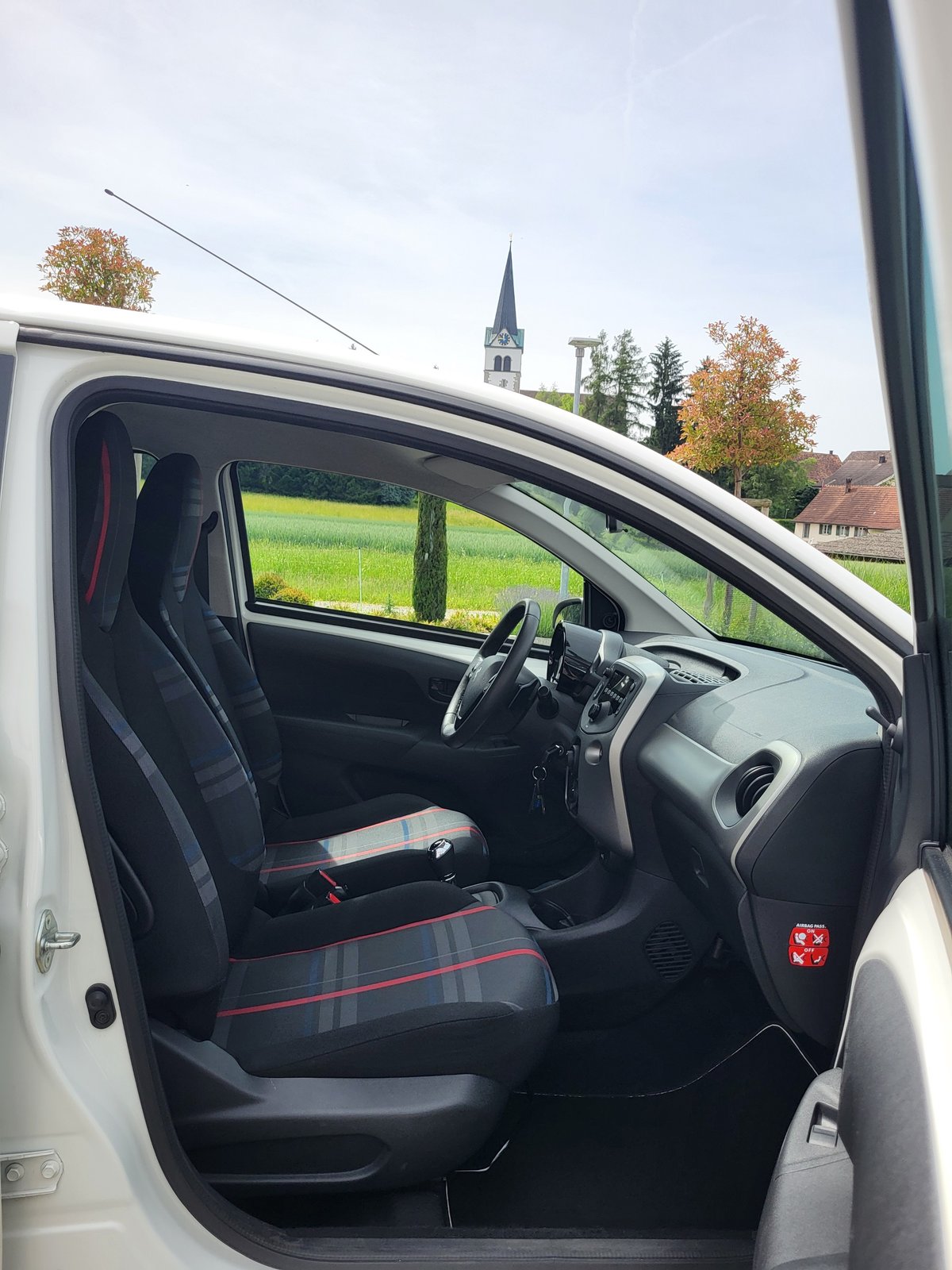 PEUGEOT 108 1.0 VTi Active ETG, Benzin, Occasion / Gebraucht, Automatik - 5
