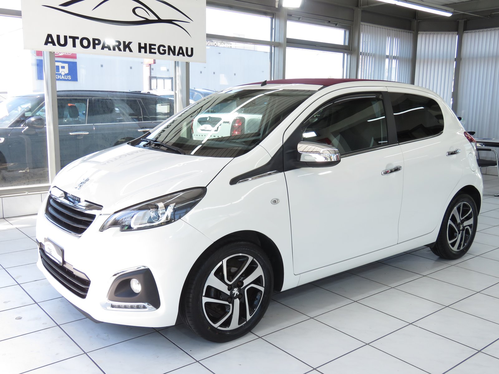 PEUGEOT 108 1.2 VTi Allure Top