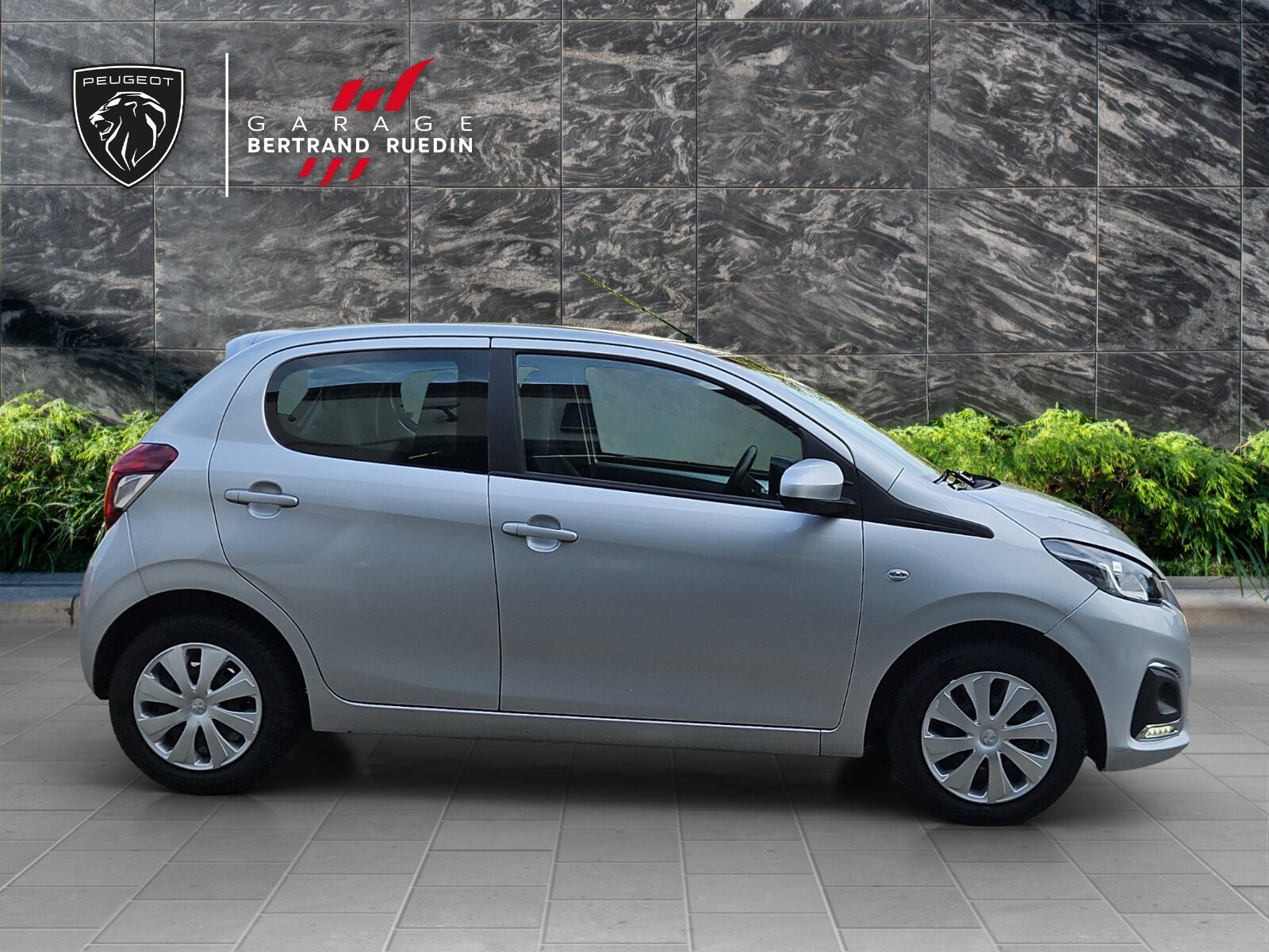 PEUGEOT 108 1.2 VTi Allure, Benzin, Occasion / Gebraucht, Handschaltung - 7