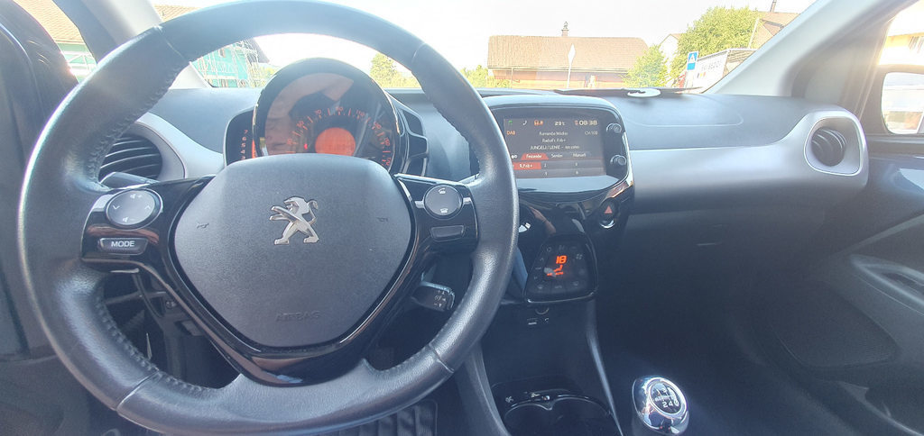 PEUGEOT 108 1.2 PureTech Allure Top, Petrol, Second hand / Used, Manual - 7