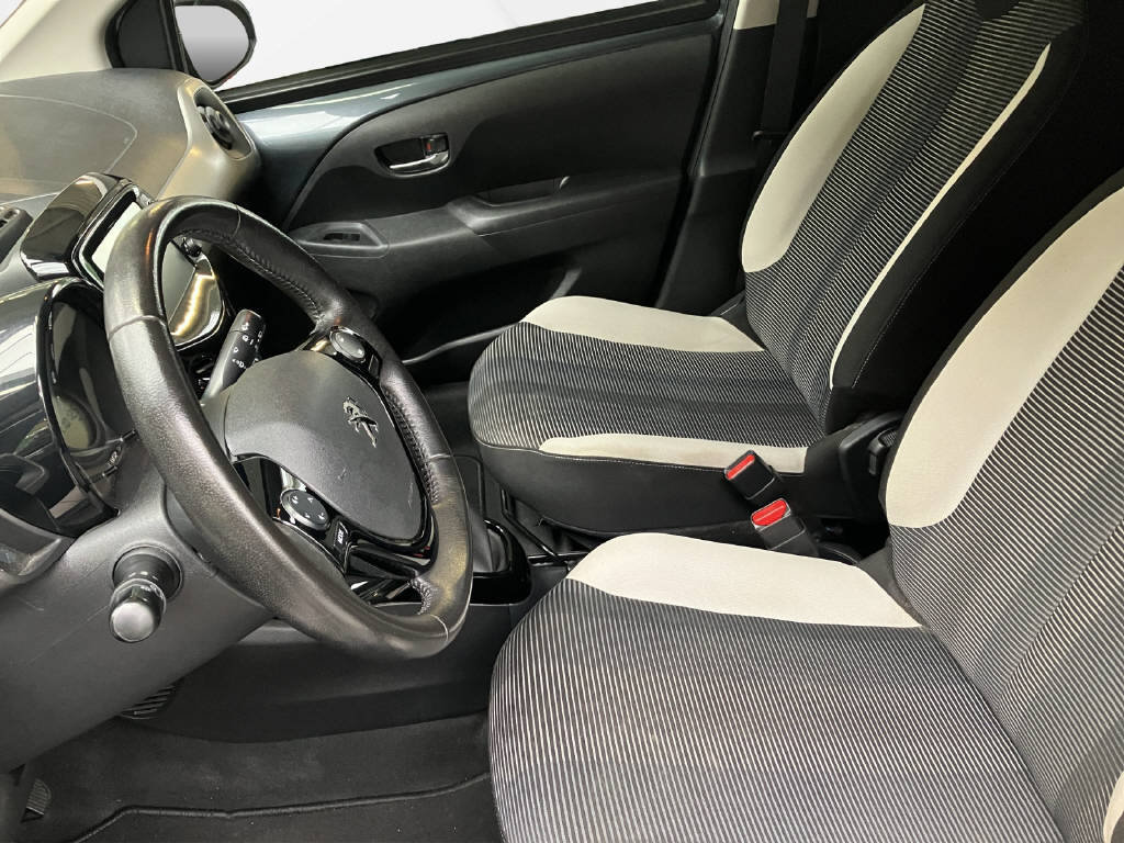 PEUGEOT 108 1.2 PureTech Allure Top, Benzin, Occasion / Gebraucht, Handschaltung - 5