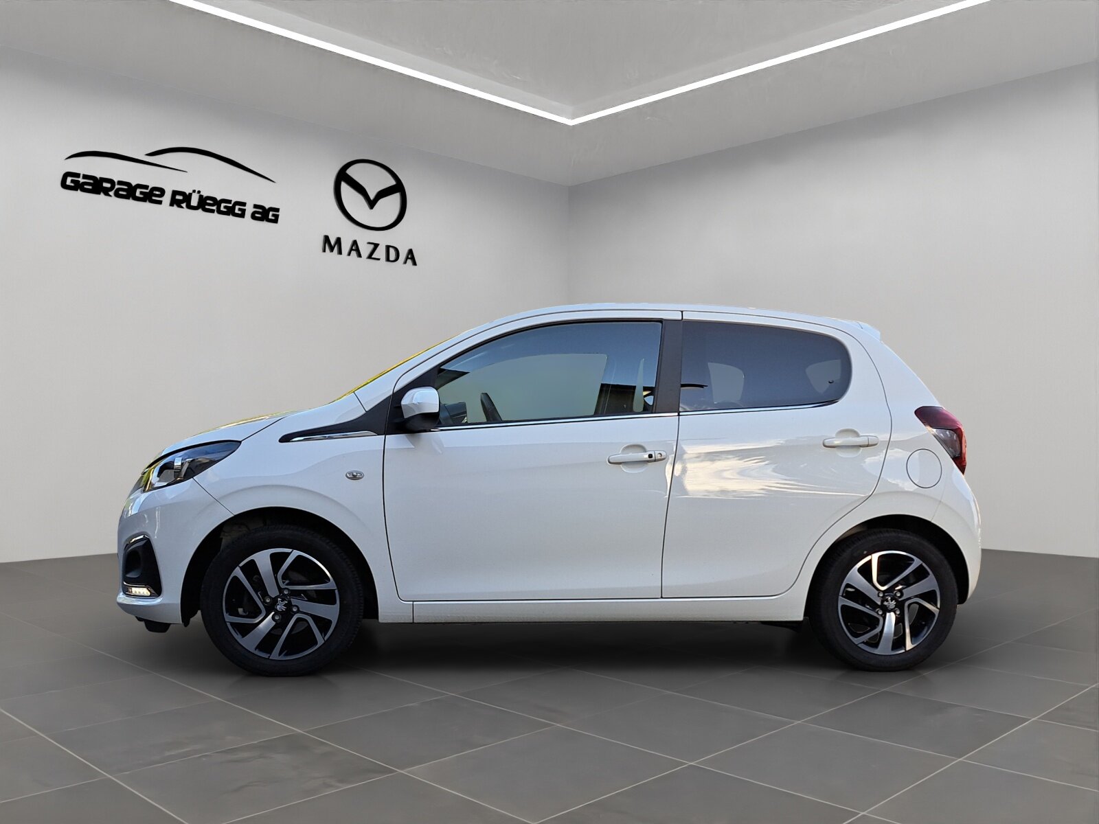 PEUGEOT 108 1.0 VTi Allure S/S, Petrol, Second hand / Used, Manual - 3