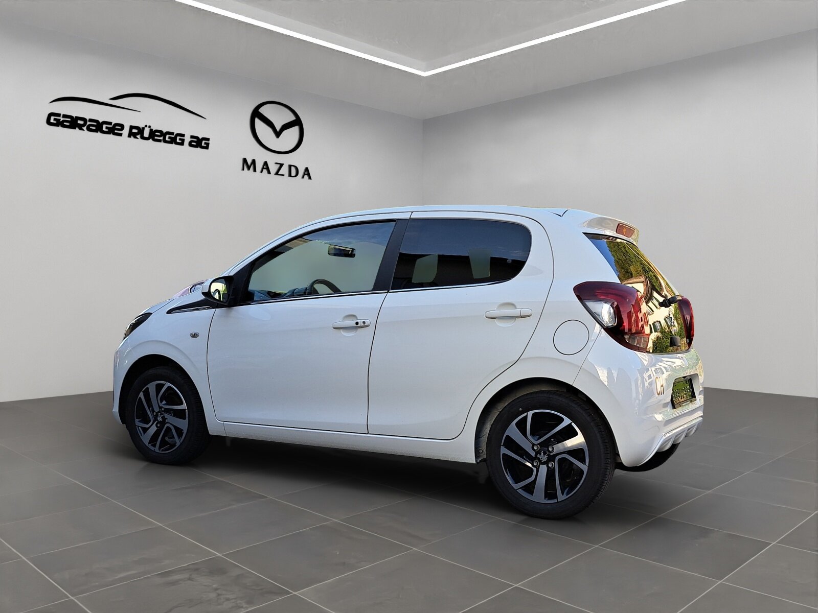 PEUGEOT 108 1.0 VTi Allure S/S, Petrol, Second hand / Used, Manual - 4