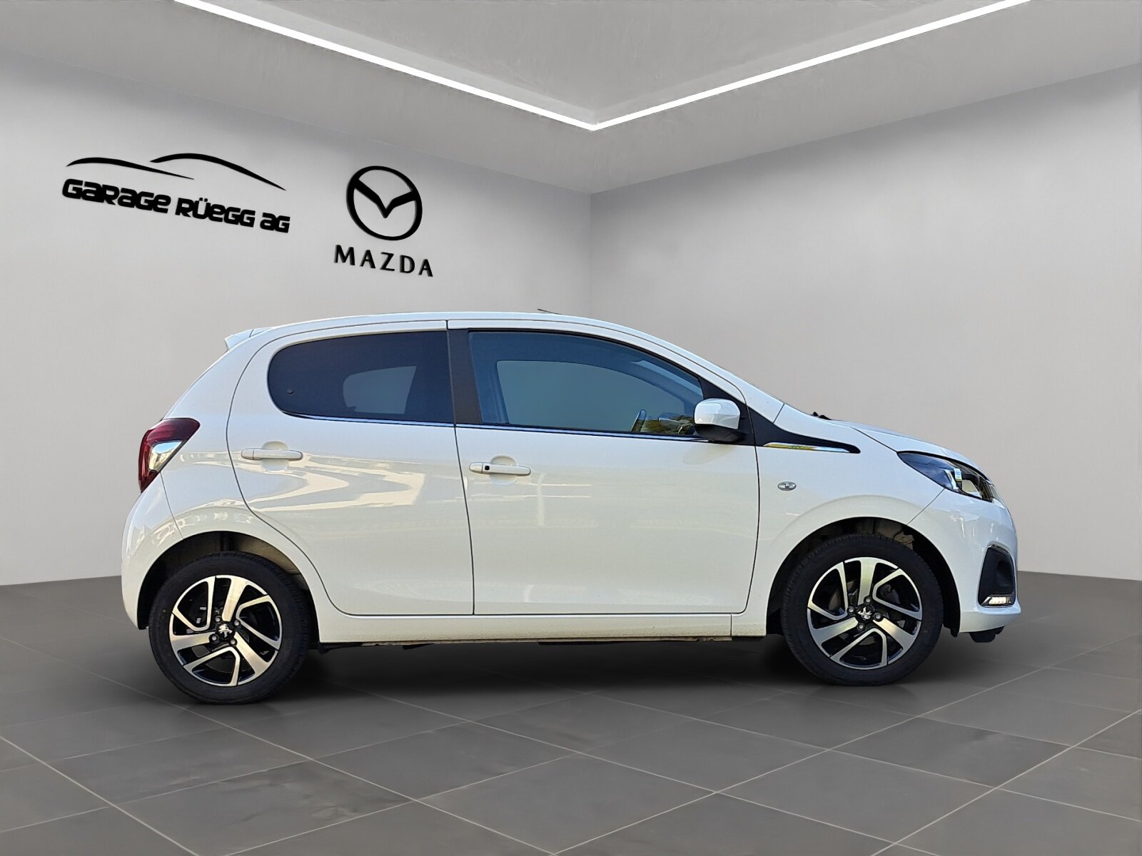 PEUGEOT 108 1.0 VTi Allure S/S, Petrol, Second hand / Used, Manual - 6