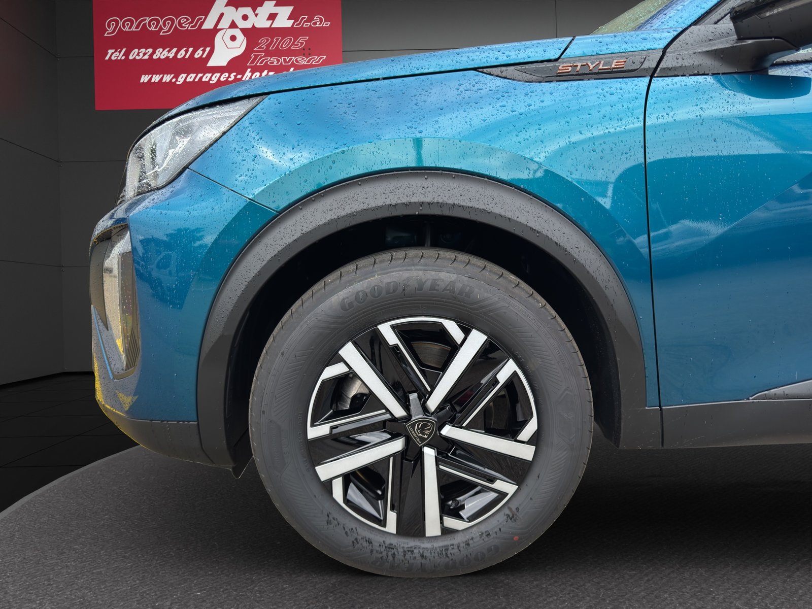 PEUGEOT 2008 1.2 MHEV Style, Hybride Léger Essence/Électricité, Voiture nouvelle, Automatique - 5