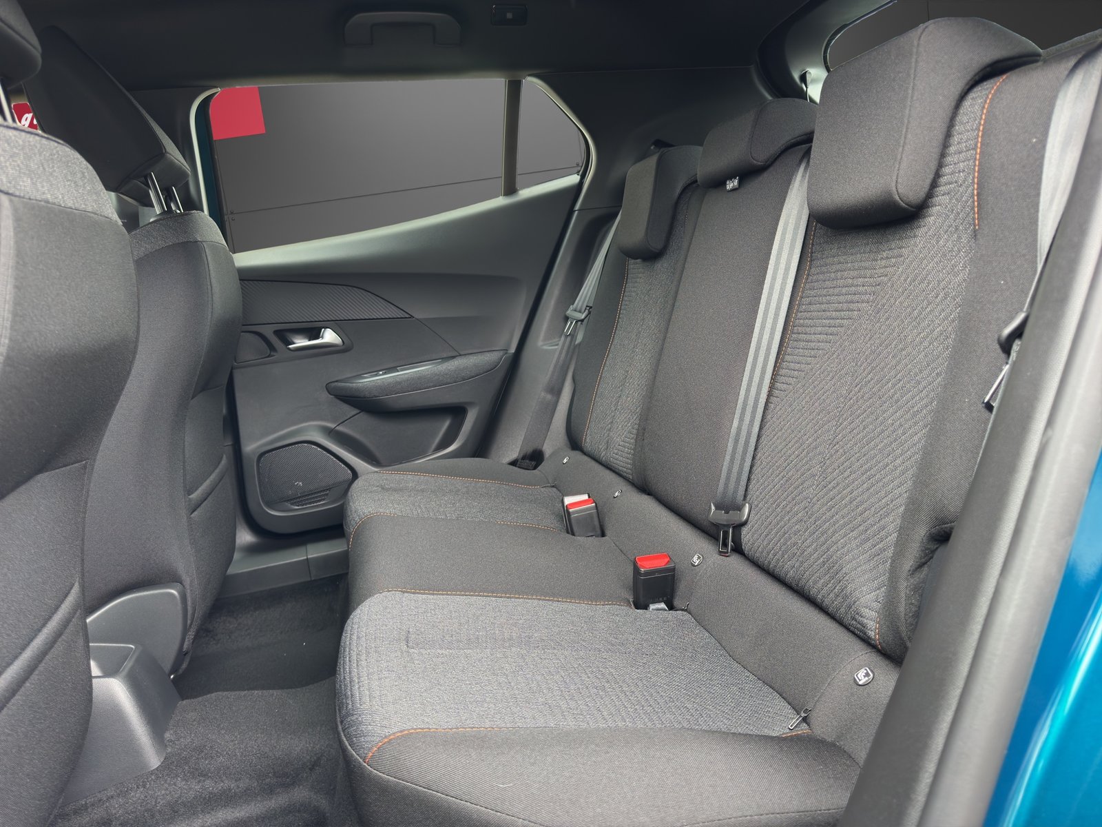 PEUGEOT 2008 1.2 MHEV Style, Hybride Léger Essence/Électricité, Voiture nouvelle, Automatique - 7