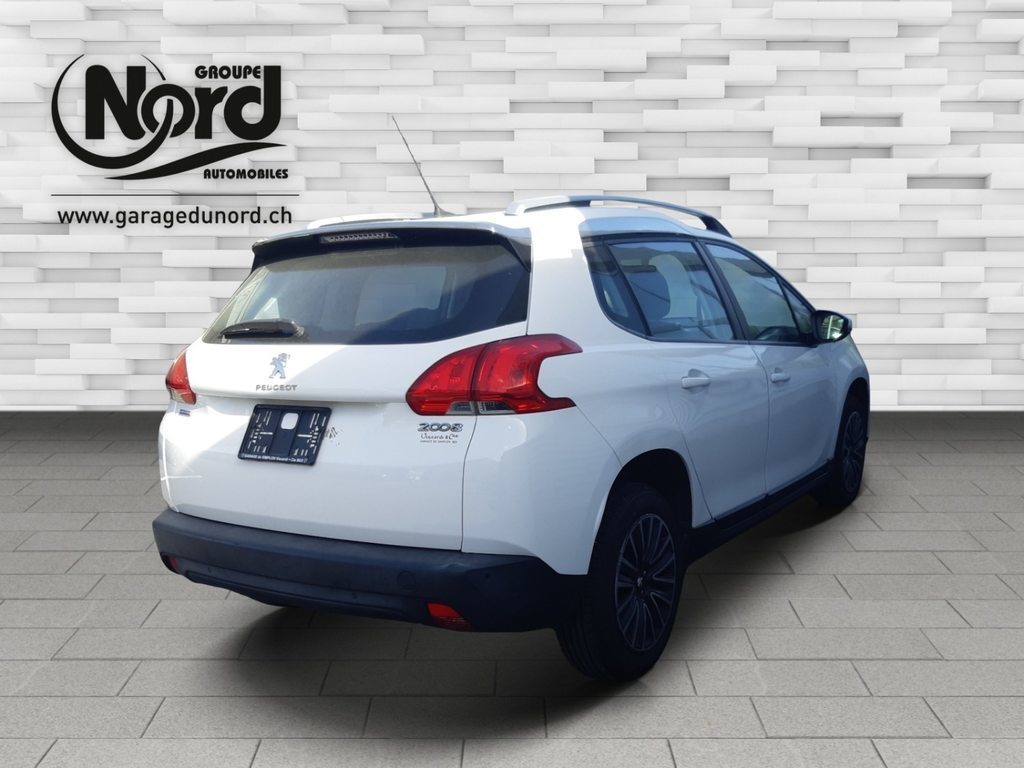 PEUGEOT 2008 1.2 PureTech 110 Style S/S, Essence, Occasion / Utilisé, Automatique - 2