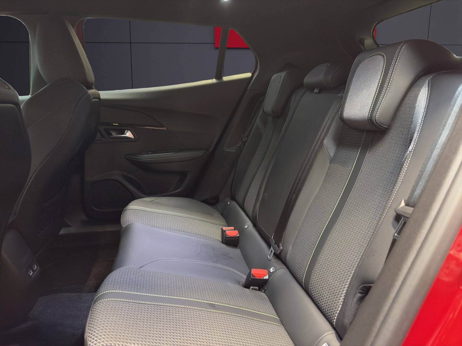 PEUGEOT e-2008 GT Line, Électrique, Occasion / Utilisé, Automatique - 6