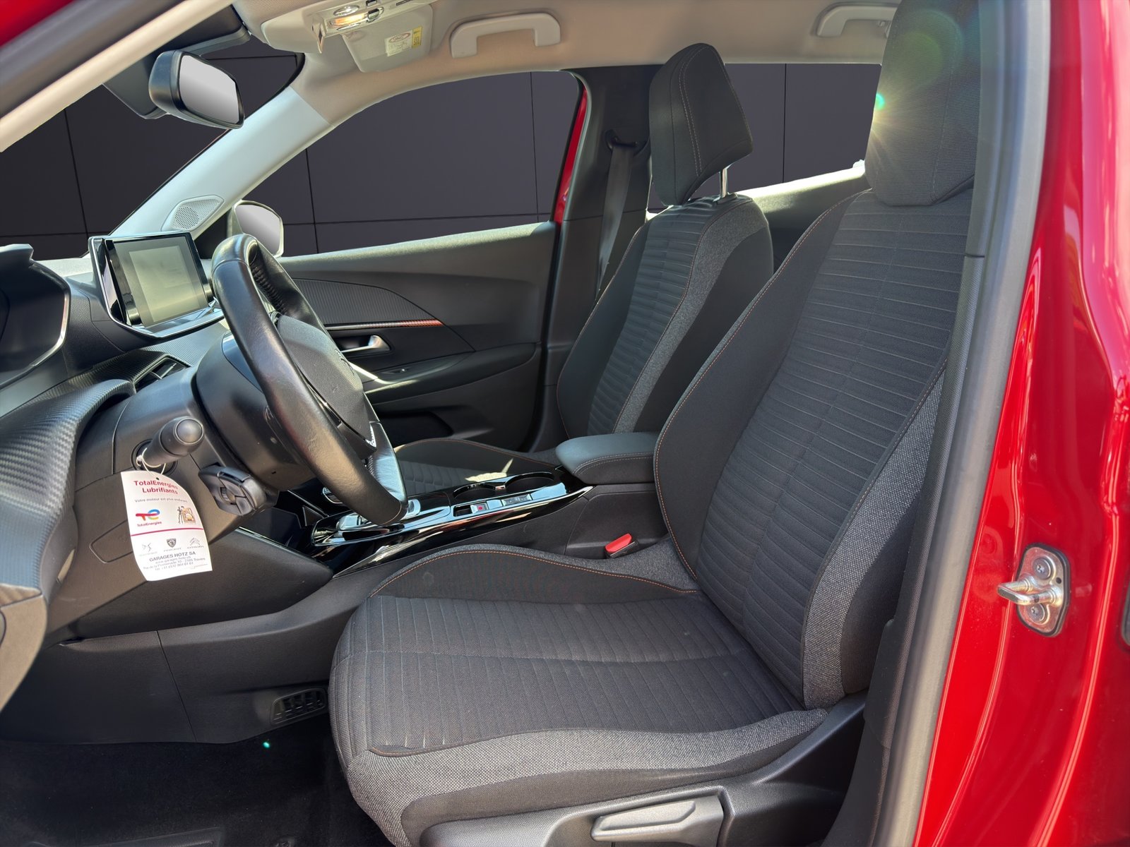 PEUGEOT 2008 e Active, Électrique, Occasion / Utilisé, Automatique - 6