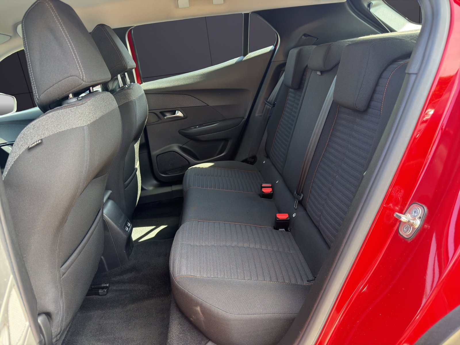 PEUGEOT 2008 e Active, Électrique, Occasion / Utilisé, Automatique - 7