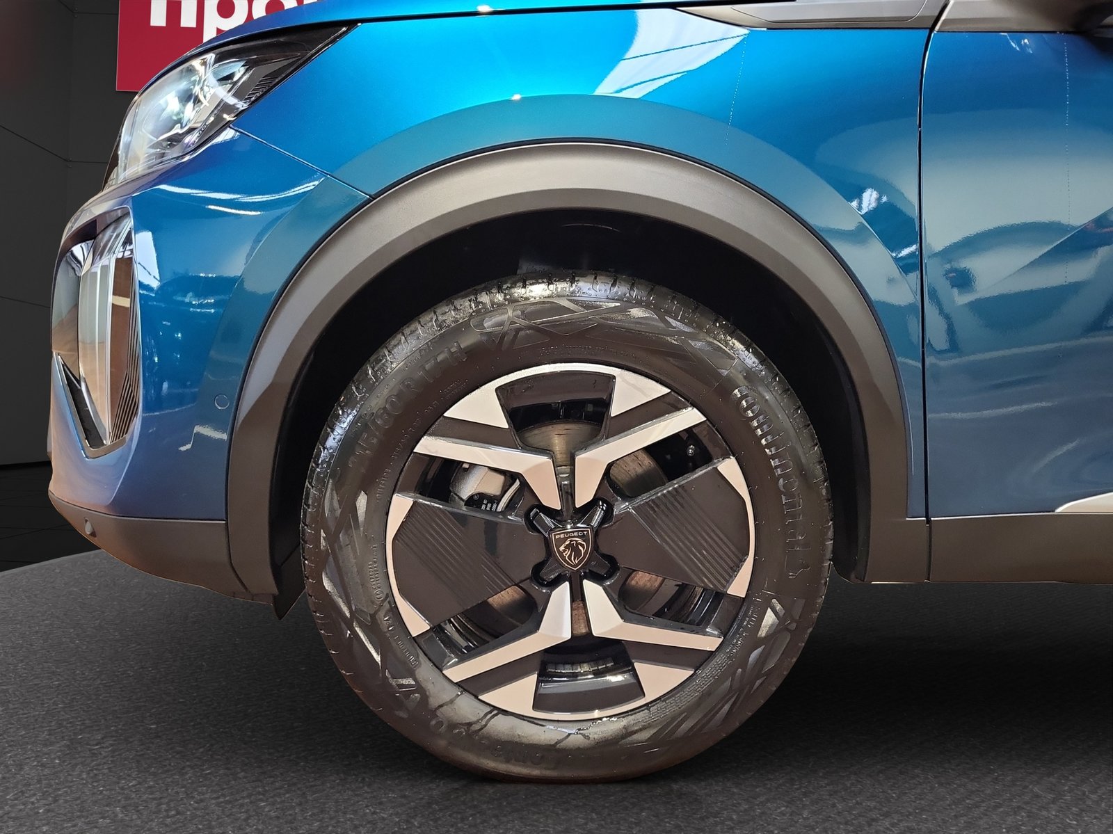 PEUGEOT 2008 1.2 MHEV Allure, Mild-Hybrid Petrol/Electric, Ex-demonstrator, Automatic - 4