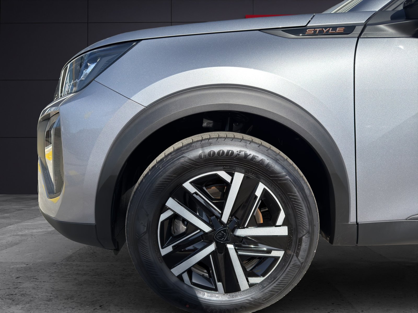 PEUGEOT 2008 1.2 MHEV Style, Hybride Leggero Benzina/Elettrica, Auto dimostrativa, Automatico - 5