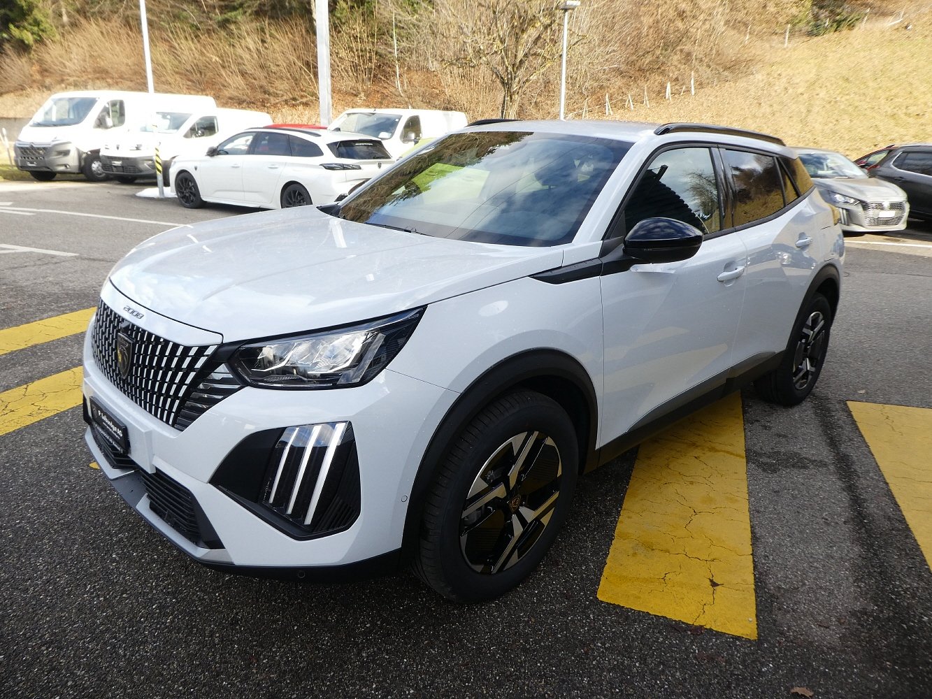 PEUGEOT 2008 1.2 Hybrid 145 Allure Premium, Mild-Hybrid Petrol/Electric, Pre-registered new car, Automatic - 3