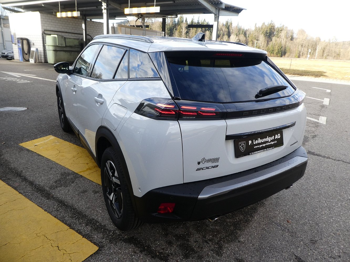 PEUGEOT 2008 1.2 Hybrid 145 Allure Premium, Mild-Hybrid Petrol/Electric, Pre-registered new car, Automatic - 7