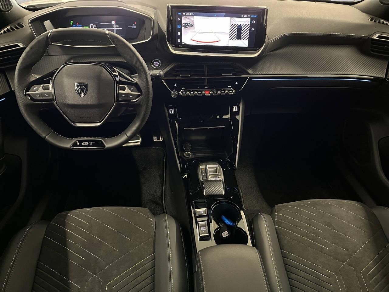 PEUGEOT 2008 e-GT, Electric, Pre-registered new car, Automatic - 3