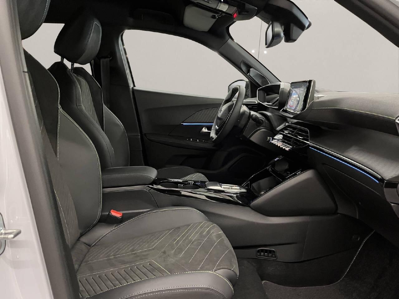 PEUGEOT 2008 e-GT, Electric, Pre-registered new car, Automatic - 5