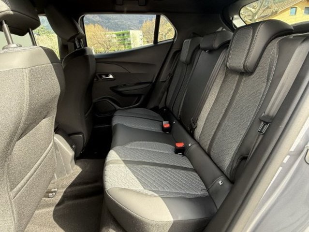 PEUGEOT 2008 1.2 PT Allure Prem., Essence, Voiture nouvelle, Automatique - 5