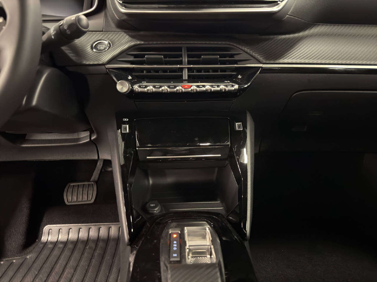 PEUGEOT 2008 1.2 Hybrid Allure, Hybride Leggero Benzina/Elettrica, Auto nuove, Automatico - 7