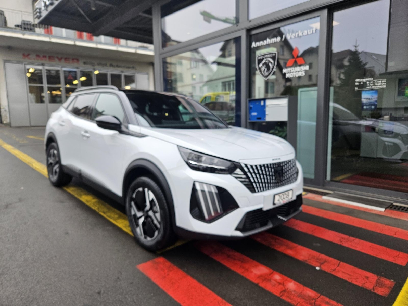 PEUGEOT 2008 1.2 Hybrid 145 GT
