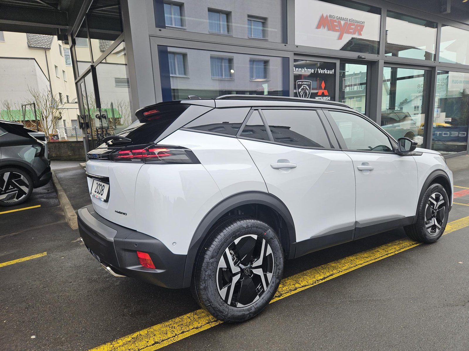 PEUGEOT 2008 1.2 Hybrid 145 GT, Mild-Hybrid Petrol/Electric, New car, Automatic - 4