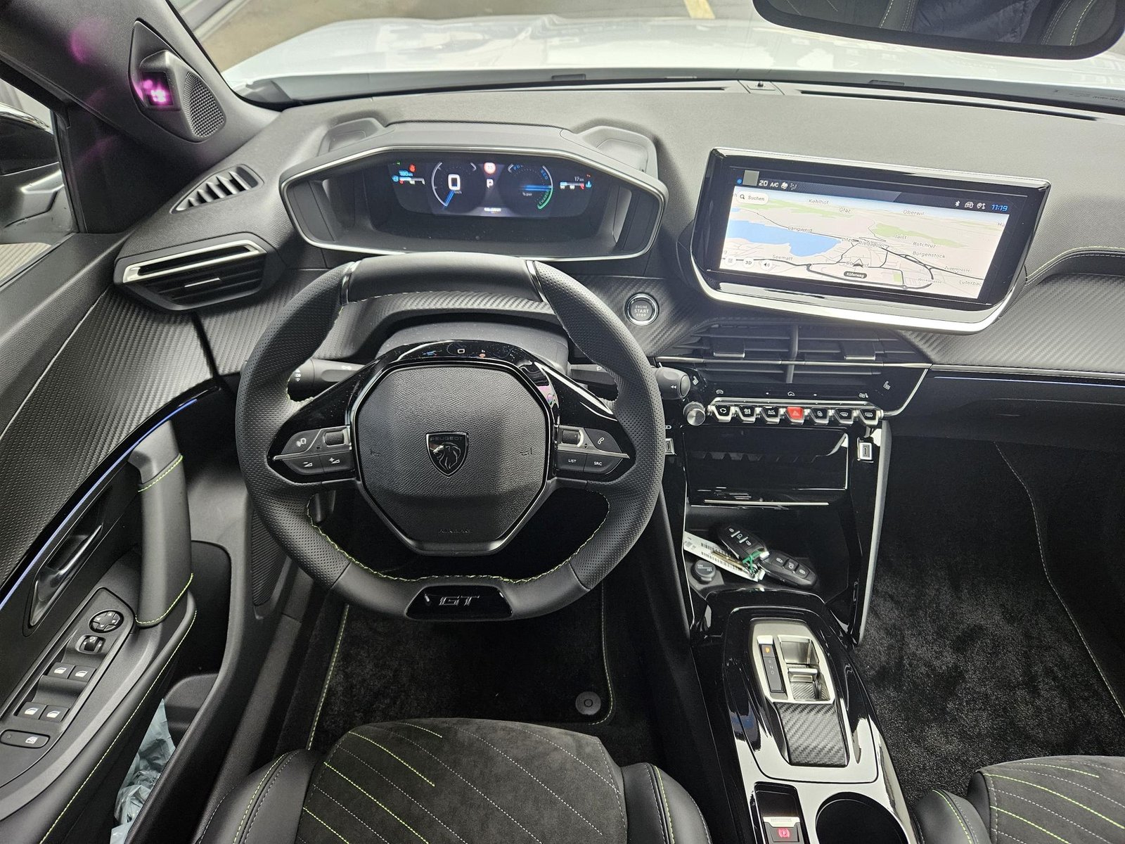 PEUGEOT 2008 1.2 Hybrid 145 GT, Mild-Hybrid Petrol/Electric, New car, Automatic - 7