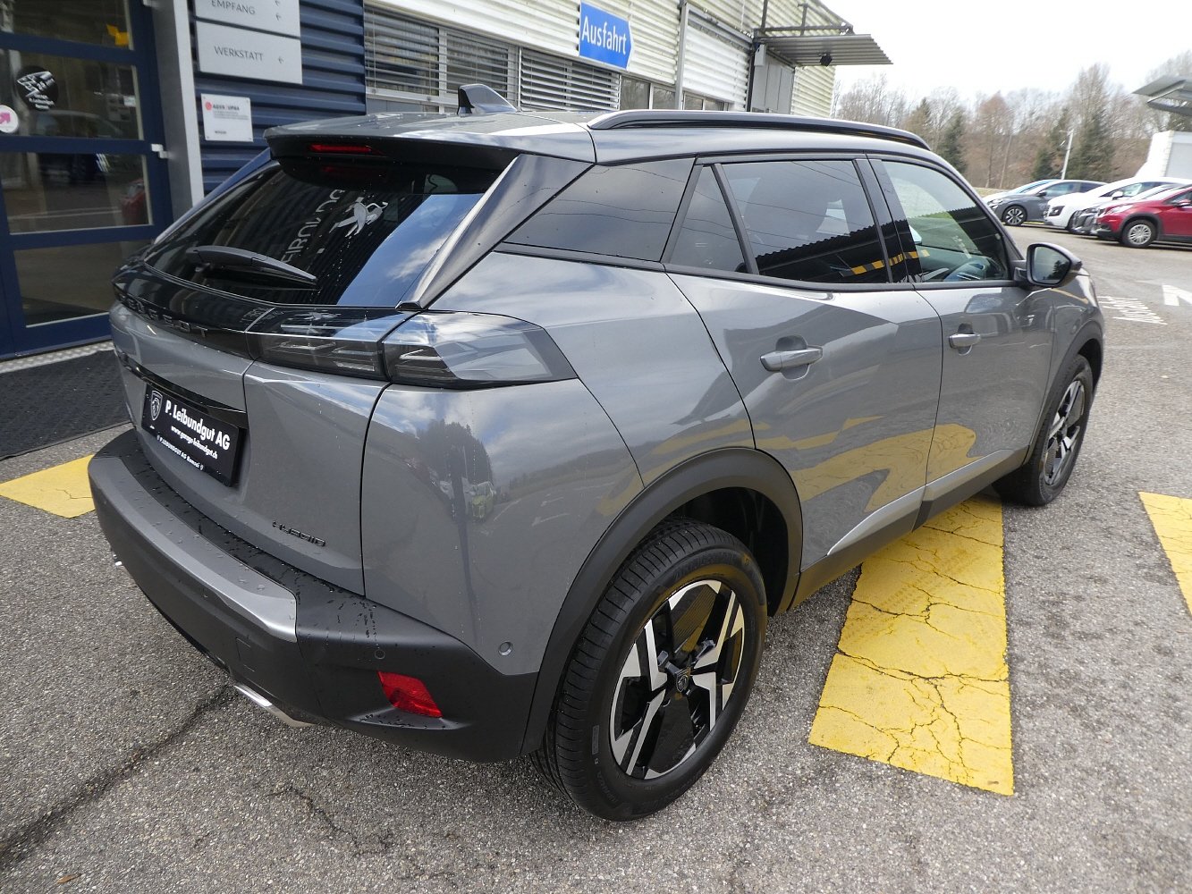 PEUGEOT 2008 1.2 Hybrid 145 Allure Premium, Mild-Hybrid Petrol/Electric, New car, Automatic - 6
