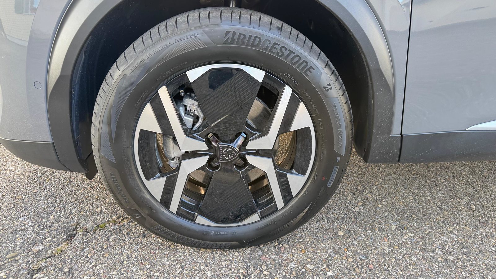 PEUGEOT 2008 1.2 Hybrid 145 Allure Premium, Mild-Hybrid Benzin/Elektro, Neuwagen, Automatik - 5