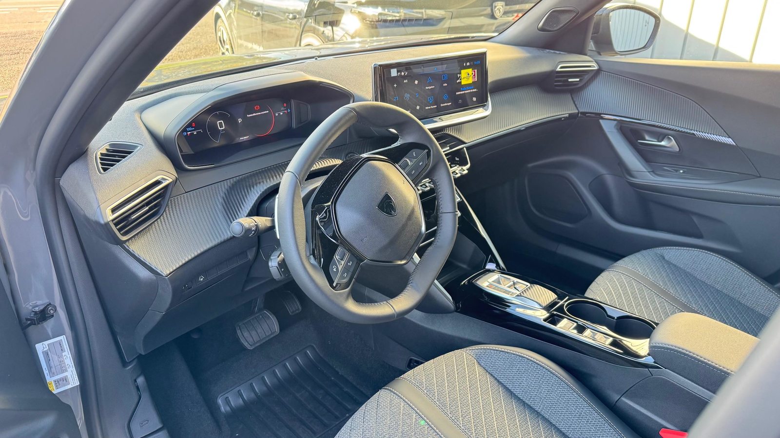 PEUGEOT 2008 1.2 Hybrid 145 Allure Premium, Mild-Hybrid Benzin/Elektro, Neuwagen, Automatik - 6