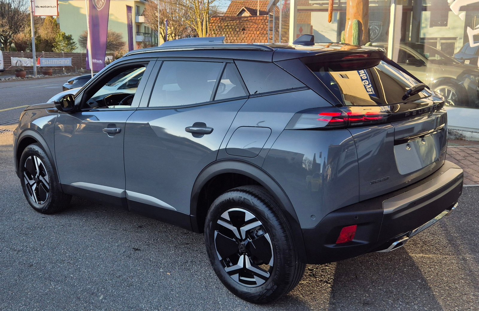 PEUGEOT 2008 MHEV GT Helvetia, Mild-Hybrid Petrol/Electric, New car, Automatic - 2