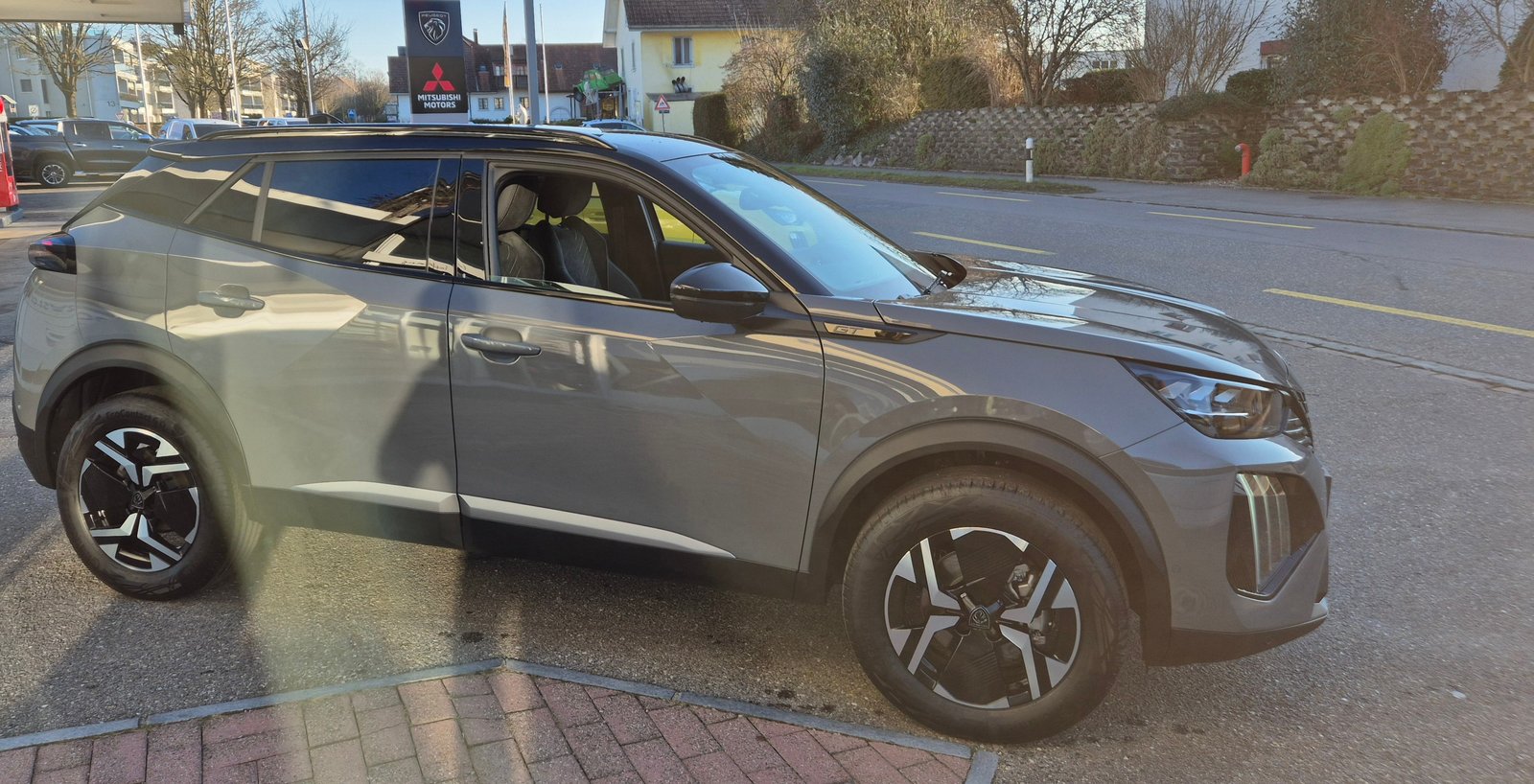 PEUGEOT 2008 MHEV GT Helvetia, Mild-Hybrid Petrol/Electric, New car, Automatic - 4
