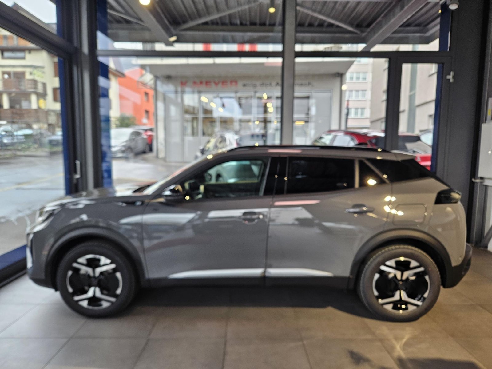 PEUGEOT 2008 e-Allure, Electric, New car, Automatic - 4