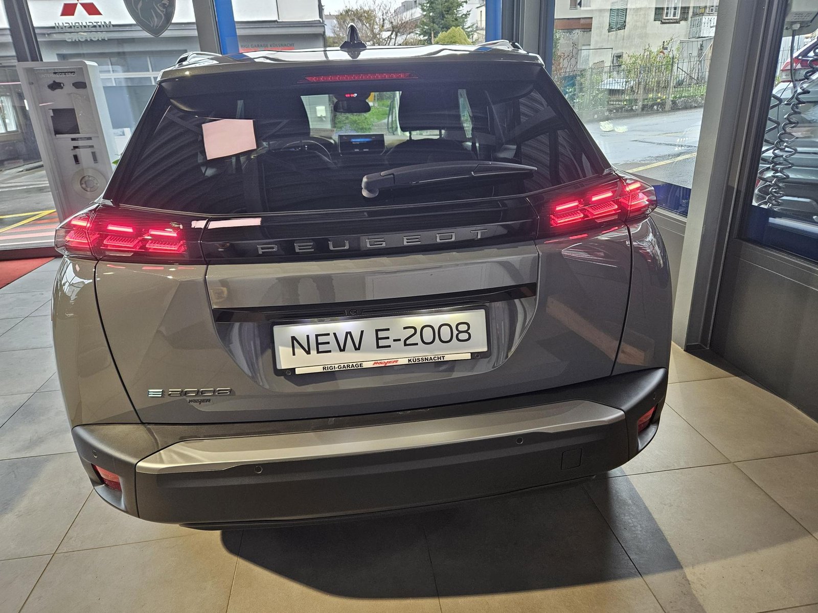 PEUGEOT 2008 e-Allure, Electric, New car, Automatic - 5