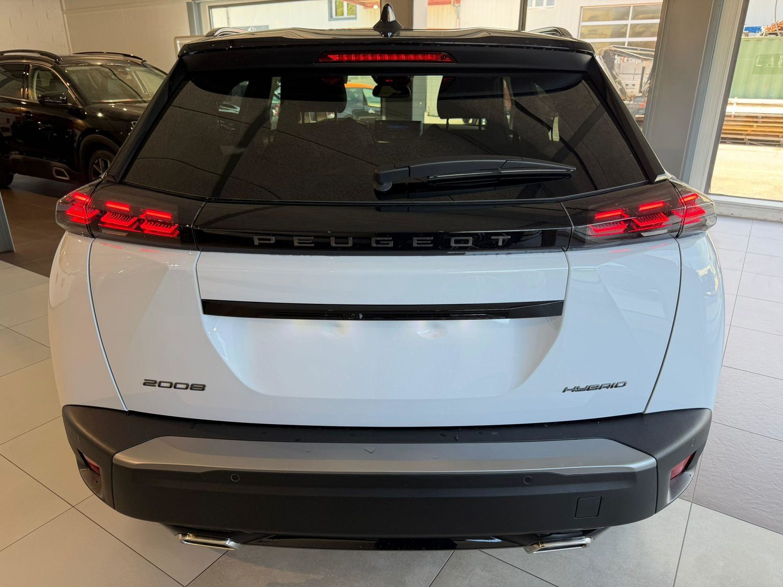 PEUGEOT 2008 1.2 Hybrid 145 GT Exclusive, Mild-Hybrid Petrol/Electric, New car, Automatic - 3