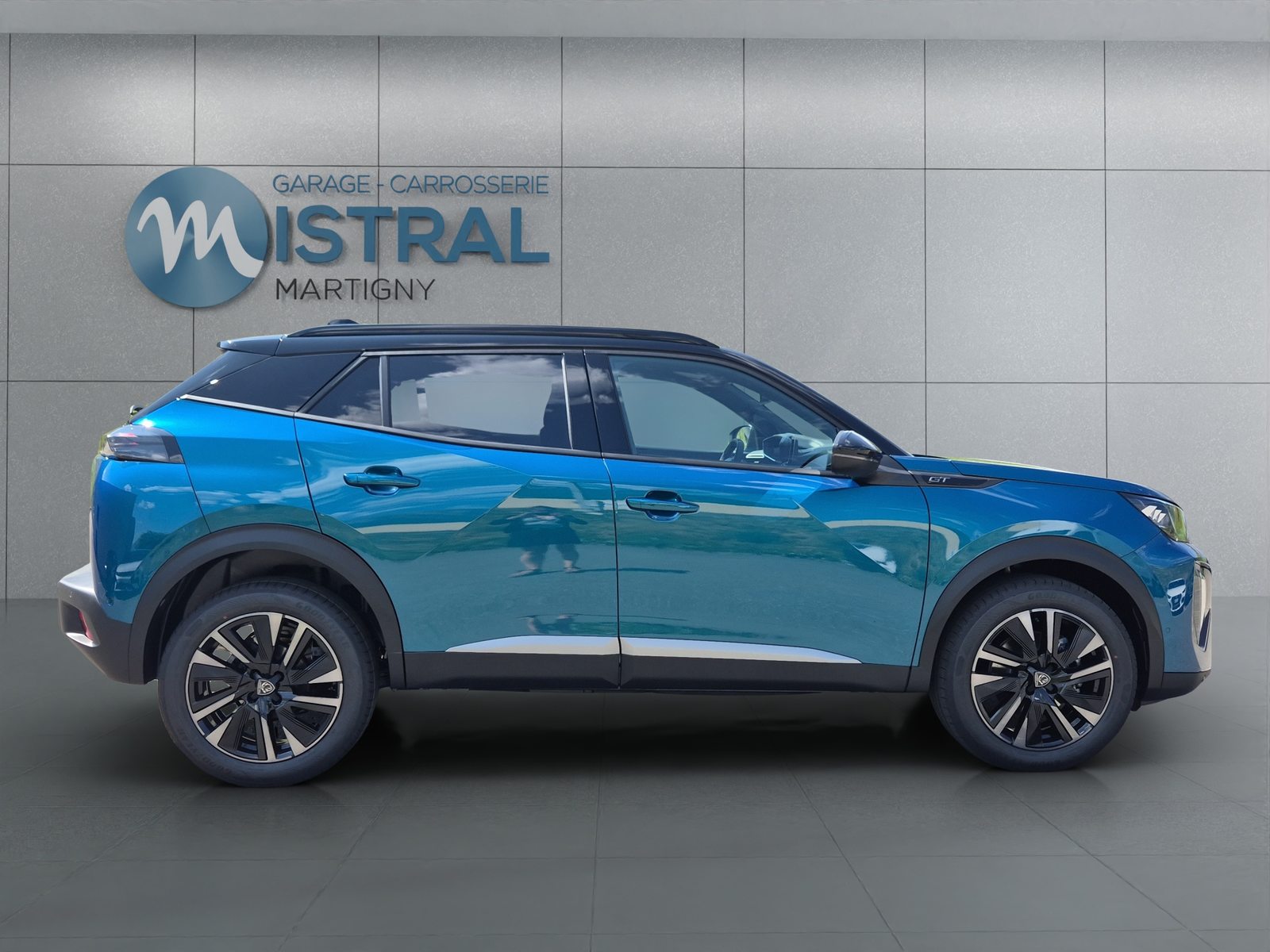 PEUGEOT 2008 1.2 Hybrid 145 GT Exclusive, Mild-Hybrid Petrol/Electric, New car, Automatic - 6