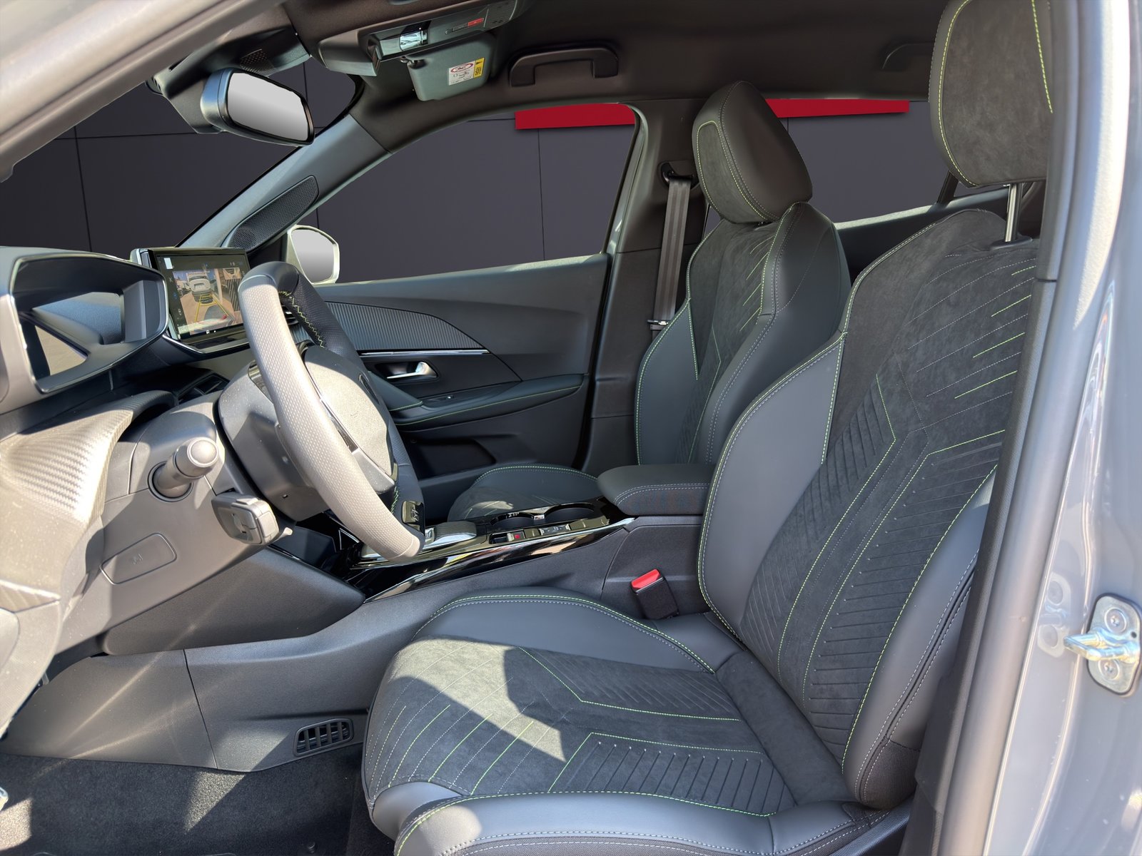 PEUGEOT 2008 1.2 MHEV GT Exclusive, Hybride Léger Essence/Électricité, Voiture nouvelle, Automatique - 6