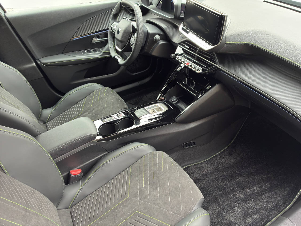 PEUGEOT 2008 1.2 Hybrid 145 PS GT, Mild-Hybrid Benzin/Elektro, Neuwagen, Automatik - 7