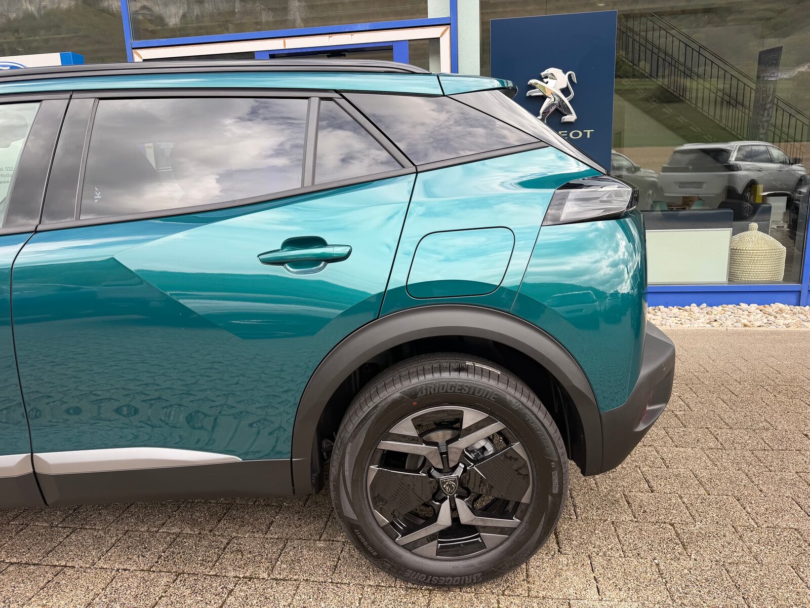 PEUGEOT 2008 1.2 Hybrid 145 Envy, Hybride Léger Essence/Électricité, Voiture nouvelle, Automatique - 7