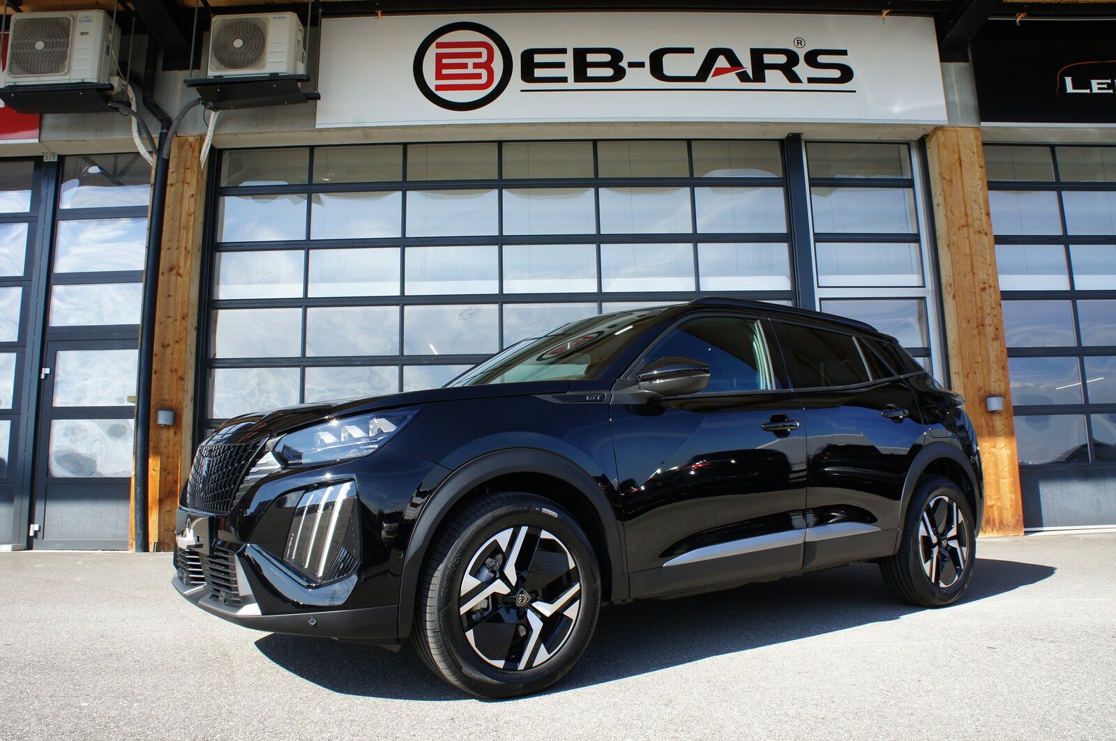 PEUGEOT 2008 1.2 145 MHEV GT