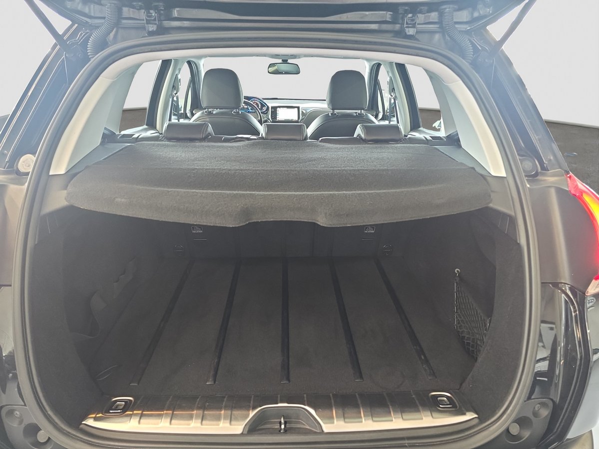 PEUGEOT 2008 1.6 VTI Allure Automatic, Benzin, Occasion / Gebraucht, Automatik - 7