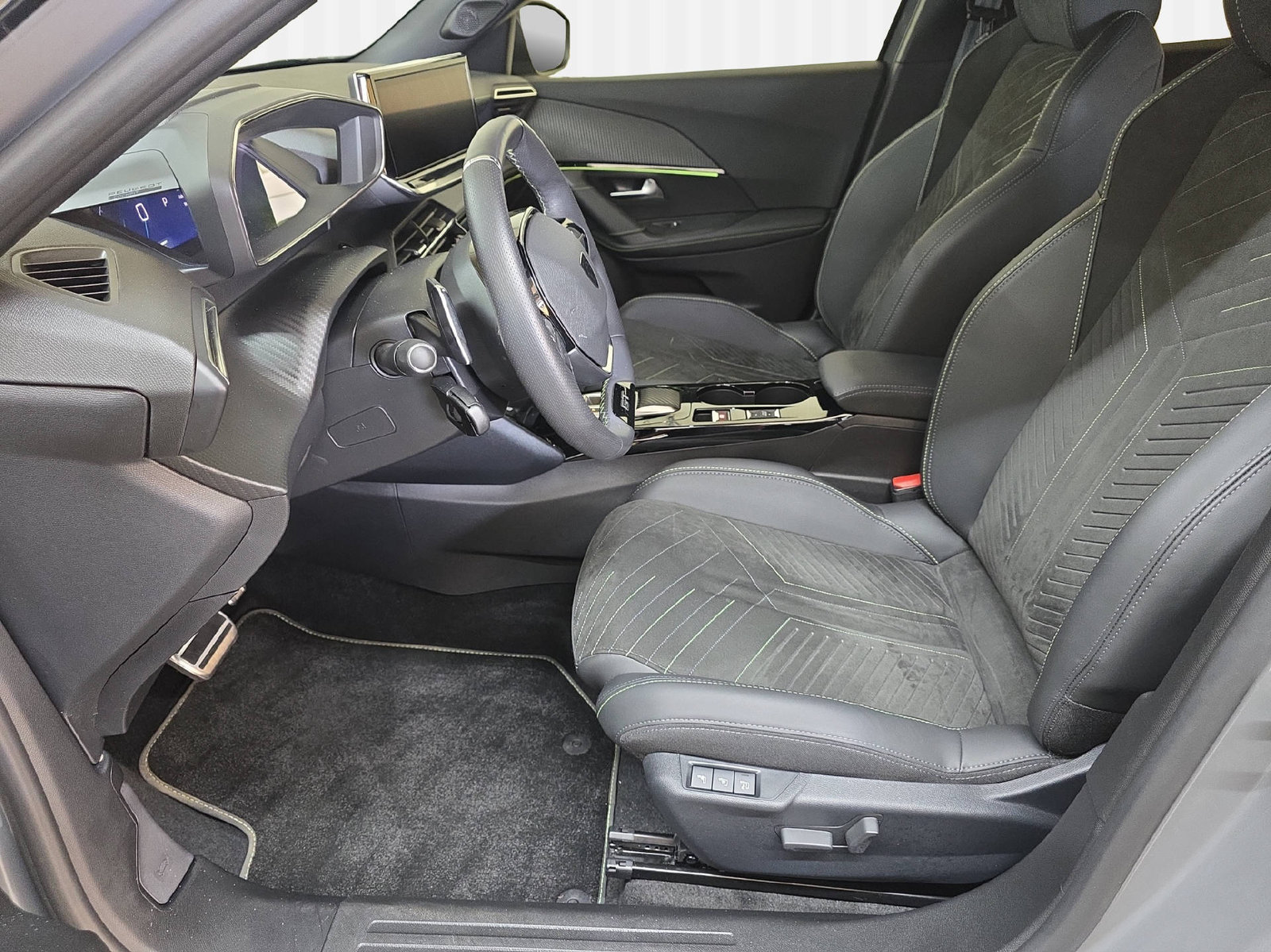 PEUGEOT 2008 1.2 PureTech 130 GT, Benzin, Occasion / Gebraucht, Automatik - 6