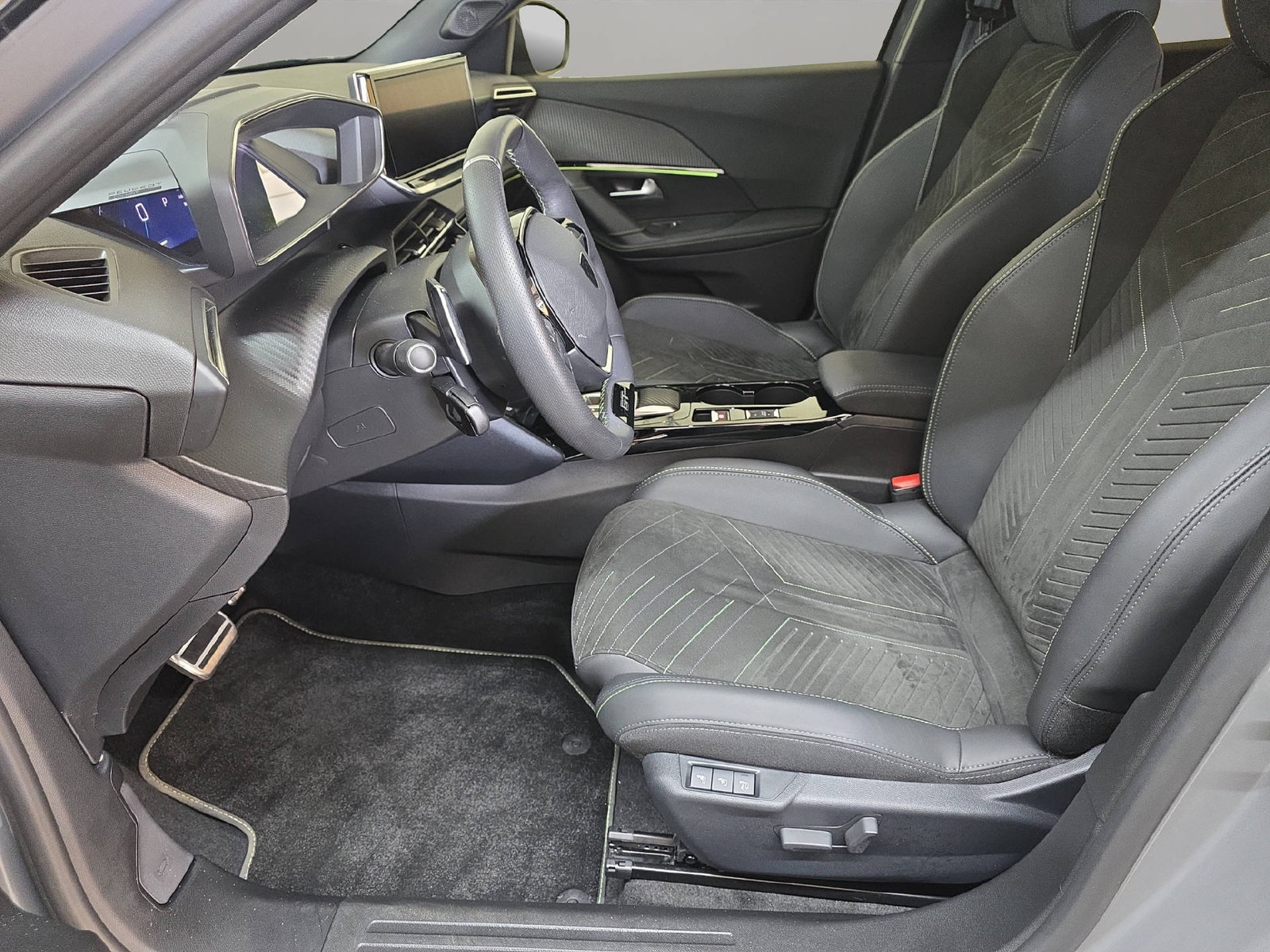 PEUGEOT 2008 1.2 PureTech 130 GT, Benzin, Occasion / Gebraucht, Automatik - 6