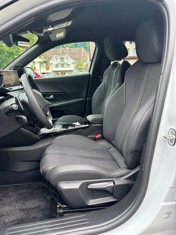 PEUGEOT 2008 1.2 PureTech 130 GT, Essence, Occasion / Utilisé, Automatique - 7