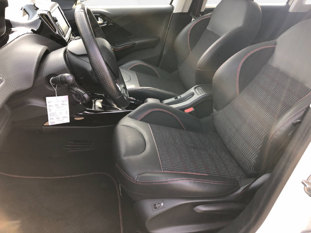 PEUGEOT 2008 1.2 PureTech 130 GT Line S/S, Essence, Occasion / Utilisé, Manuelle - 5