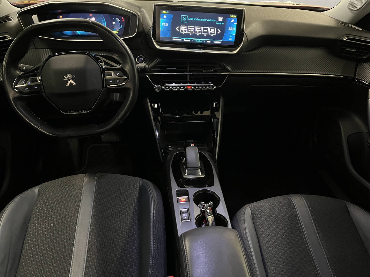 PEUGEOT 2008 e-Allure, Electric, Second hand / Used, Automatic - 6